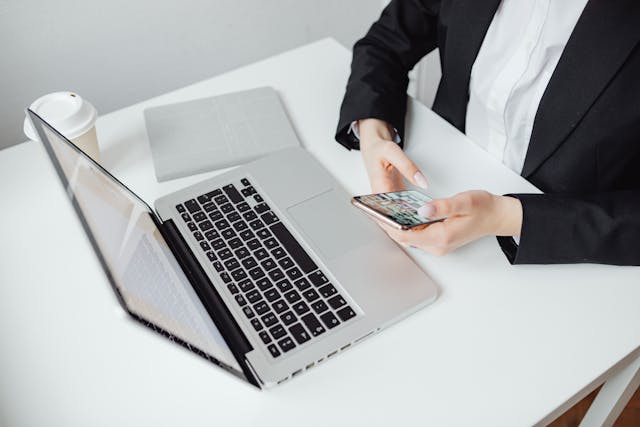 Keeping Customers Connected: The Role of SMS Marketing in IT Support and Maintenance