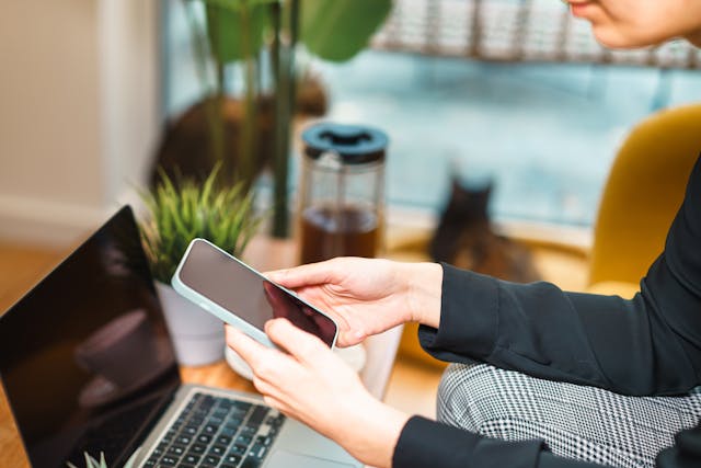 SMS Marketing for Renovation Businesses: Turning Text Messages into Booked Remodeling Projects