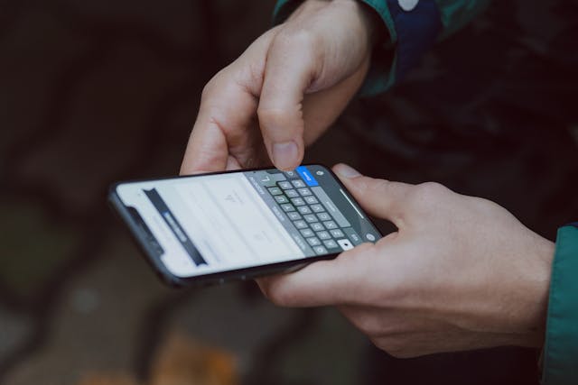 Why SMS Marketing Works So Well for Tech Device Repair Services in a Fast Turnaround Business