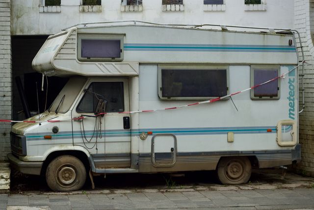 How RV Repair and Storage Businesses Can Use SMS to Keep Customers Updated