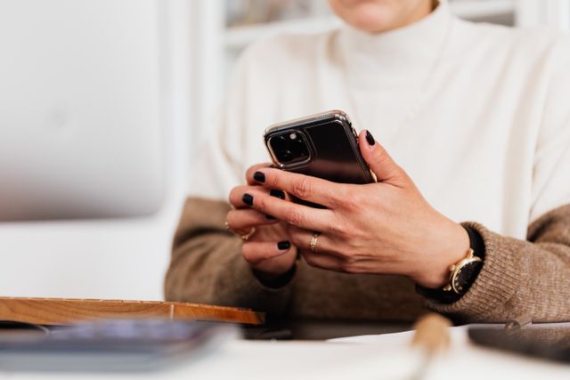 From First Consultation to Final Purchase: Using SMS Marketing to Grow Custom Diamond Jewelry Sales
