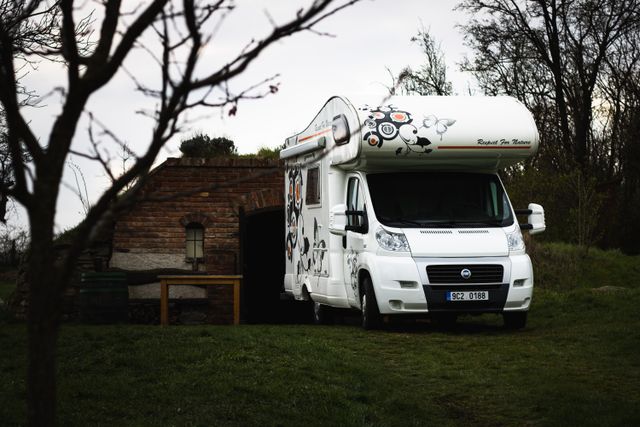 From Service Reminders to Seasonal Promotions: Using SMS Marketing to Grow RV Storage and Repair Revenue