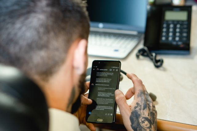 SMS Marketing for Industrial Tool Supplies and Repair Services: From Service Updates to Repeat Orders